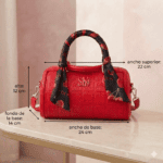 Cartera STEVE MADDEN Tipo Baúl Rojo con Pañuelo de Cerezas - Imagen 2